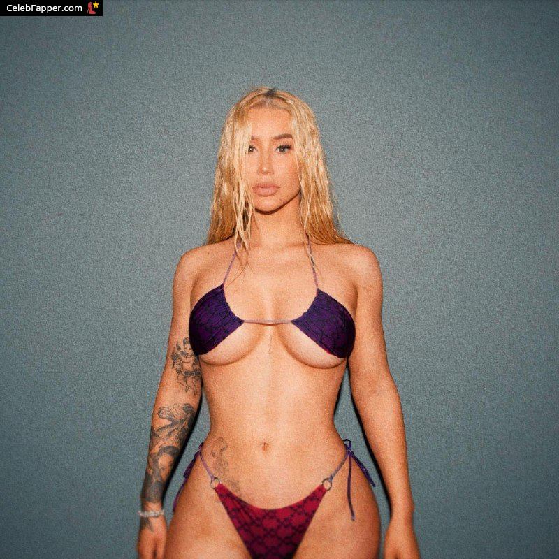 iggy azalea fap bikini tits boobs breast